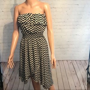 Must Have black & tan zig zag strapless dress size small